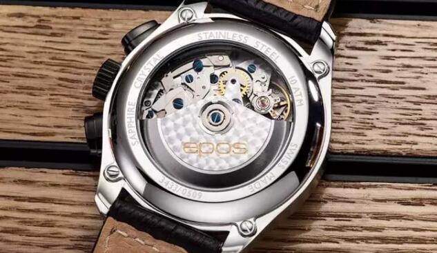 The movement could be viewed through the transparent caseback.