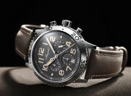 The high level of technology and craftsmanship of the Breguet Type XX have been favored by numerous watch lovers.