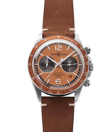 The integrated design of this timepiece is vintage and classic.