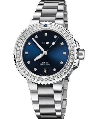 The diamonds paved on the bezel add a feminine touch to the model.