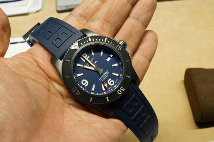 The male replica watches have blue dials.