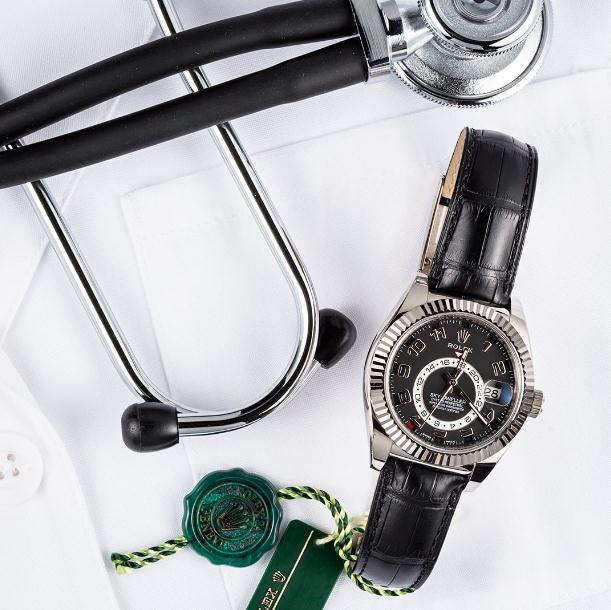 The high-level replica watches are made from 18ct white gold.